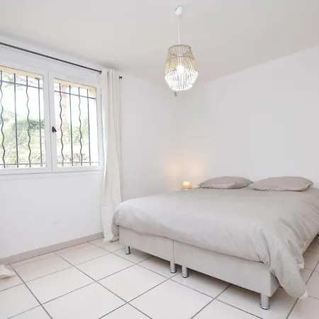 Stunning In * ואלאוריס